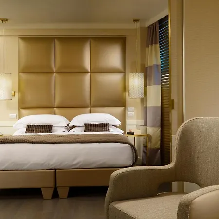 Ponte Vecchio & Hotel 4*