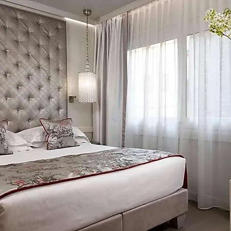 Hotel Ponte Vecchio & 4*
