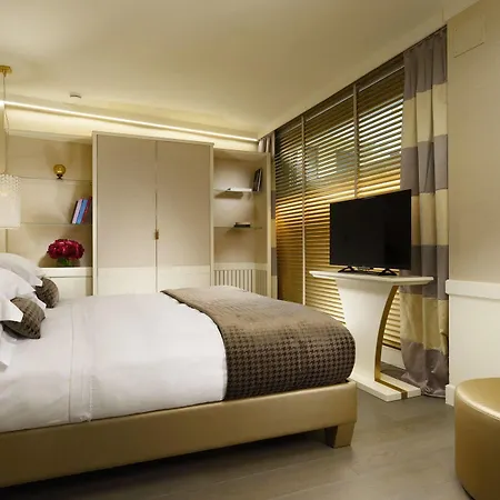 Hotel Ponte Vecchio & Florence