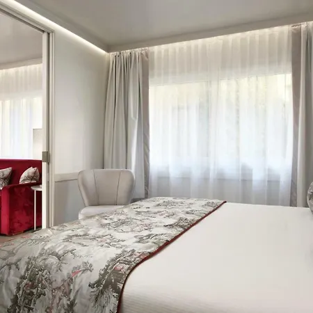 Hotel Ponte Vecchio & 4*