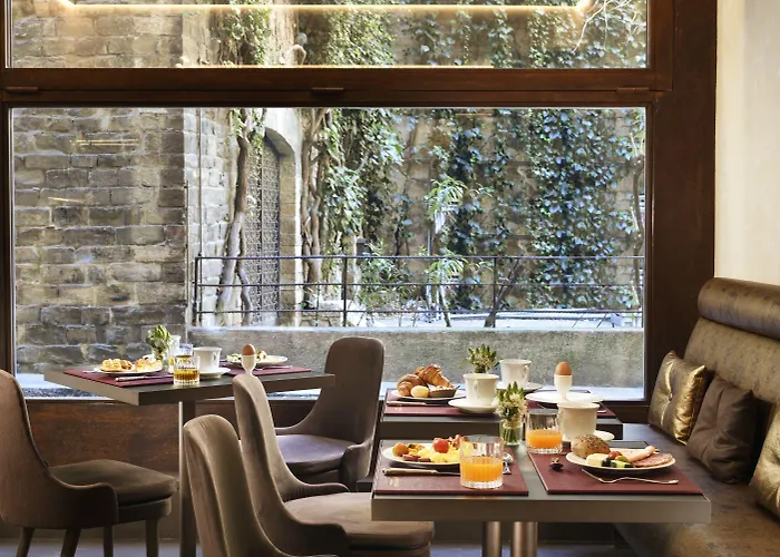 Ponte Vecchio & Ξενοδοχείο