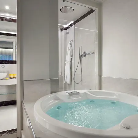 ポンテ ヴェッキオ スイーツ&スパ ホテル 4*