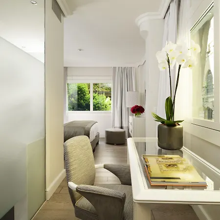 Ponte Vecchio & Hotel 4*