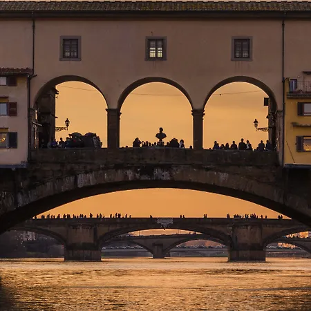 Ponte Vecchio & Hotel 4*